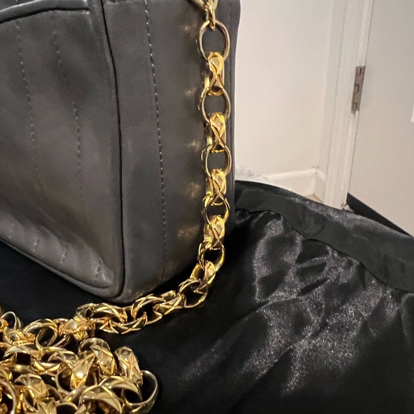 Vintage Chanel camera bag lambskin - Picture 5 of 12